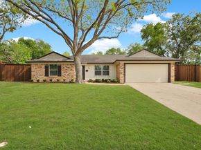 2834  Sunny Hill Lane , Farmers Branch Texas 75234