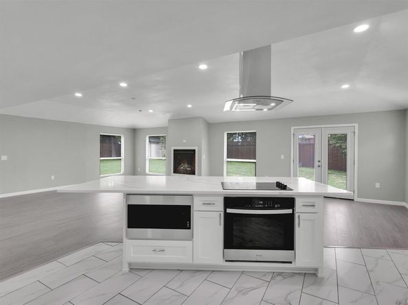 2834  Sunny Hill Lane , Farmers Branch Texas 75234
