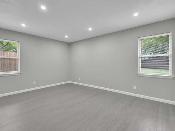 2834  Sunny Hill Lane , Farmers Branch Texas 75234