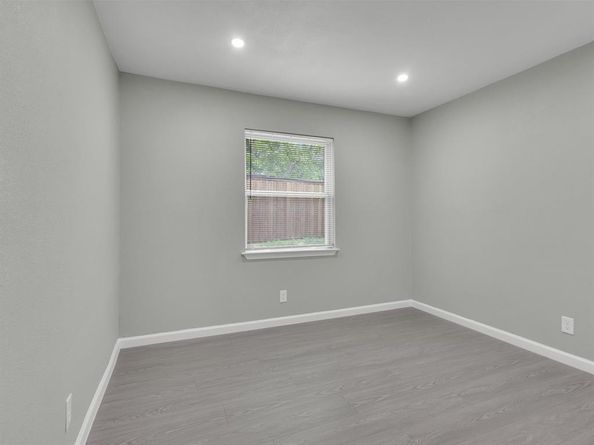 2834  Sunny Hill Lane , Farmers Branch Texas 75234