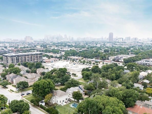5735  Belmont Avenue , Dallas Texas 75206