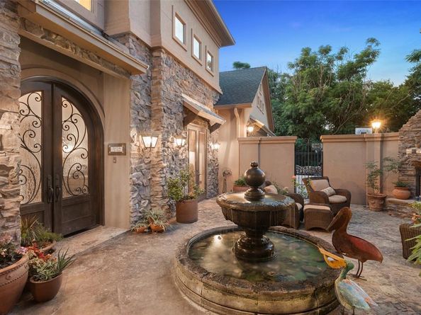 827  Bluff Ridge Drive , Cedar Hill Texas 75104