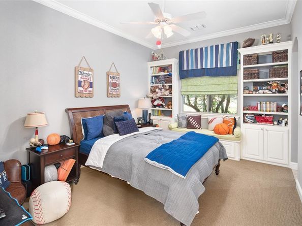 827  Bluff Ridge Drive , Cedar Hill Texas 75104