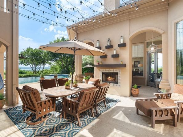 827  Bluff Ridge Drive , Cedar Hill Texas 75104