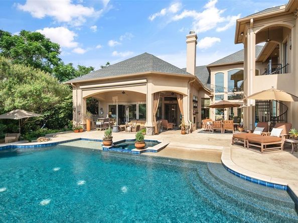 827  Bluff Ridge Drive , Cedar Hill Texas 75104