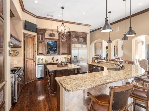 827  Bluff Ridge Drive , Cedar Hill Texas 75104