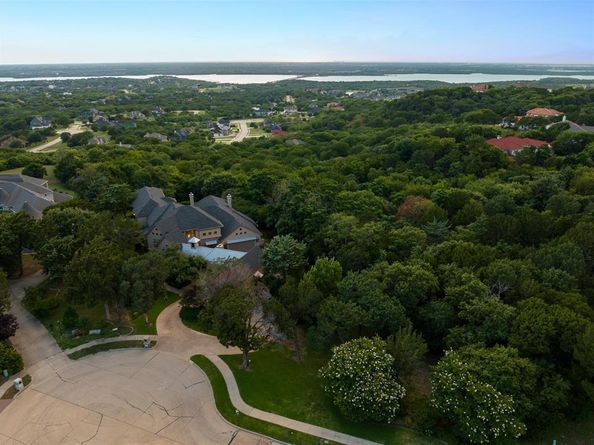 827  Bluff Ridge Drive , Cedar Hill Texas 75104