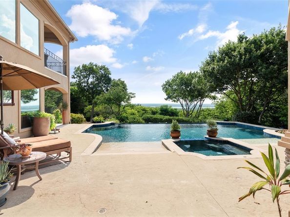 827  Bluff Ridge Drive , Cedar Hill Texas 75104