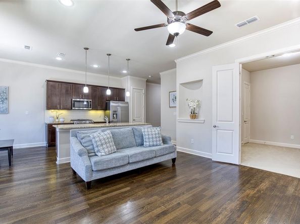 5005  Meridian Lane  3102, Addison Texas 75001