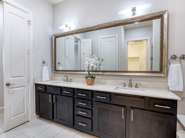 5005  Meridian Lane  3102, Addison Texas 75001