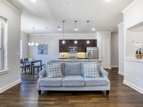 5005  Meridian Lane  3102, Addison Texas 75001