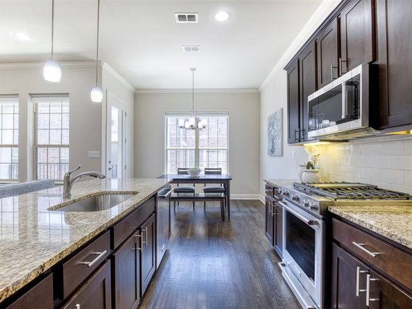 5005  Meridian Lane  3102, Addison Texas 75001
