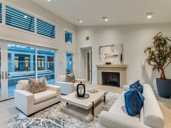 4326  Pomona Road , Dallas Texas 75209