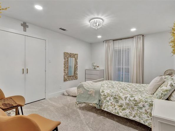 10938  Yorkspring Drive , Dallas Texas 75218
