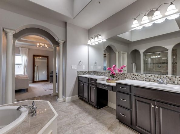 572  Hampshire Drive , Lewisville Texas 75067