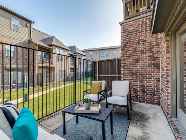 572  Hampshire Drive , Lewisville Texas 75067