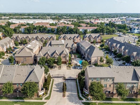 572  Hampshire Drive , Lewisville Texas 75067