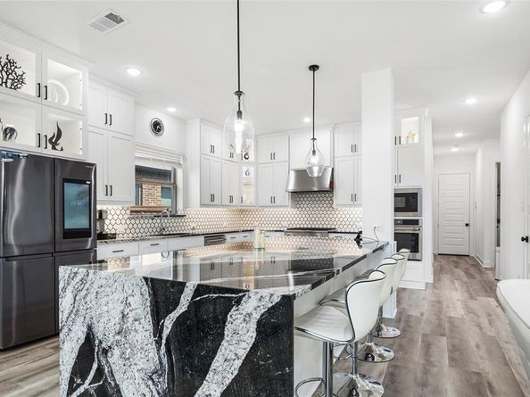 2806  Garrett Drive , Highland Village Texas 75077