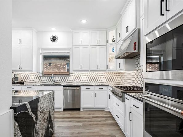 2806  Garrett Drive , Highland Village Texas 75077
