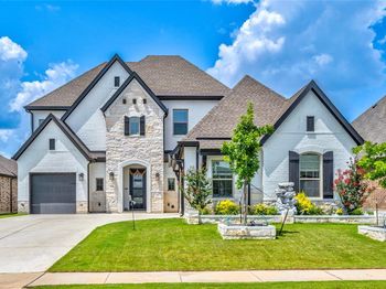 2806  Garrett Drive 