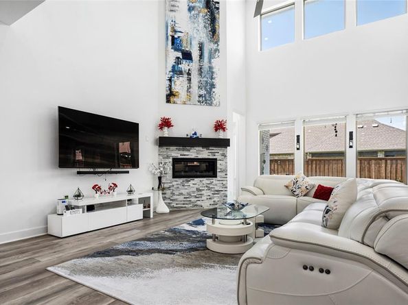 2806  Garrett Drive , Highland Village Texas 75077