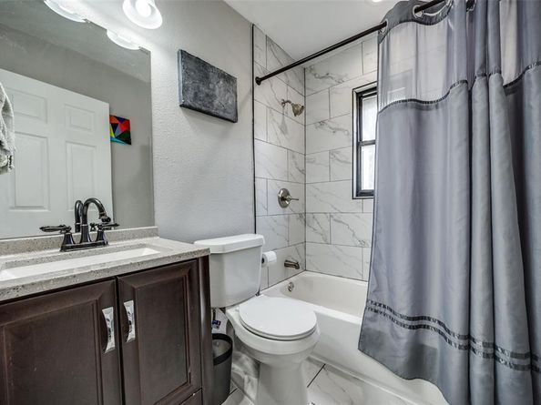 2717  El Tivoli Drive , Dallas Texas 75211