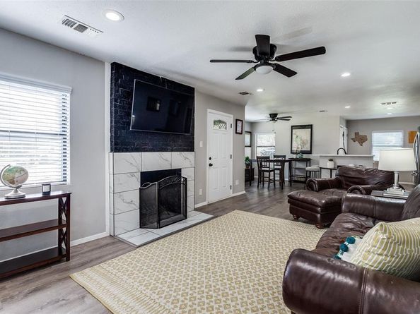 2717  El Tivoli Drive , Dallas Texas 75211