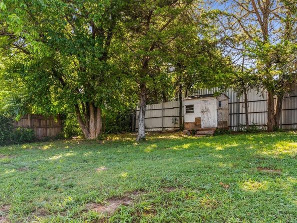 2514  Kirkley Street , Dallas Texas 75241