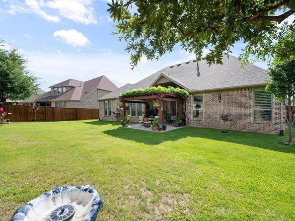10874  Smoky Oak Trail , Flower Mound Texas 76226