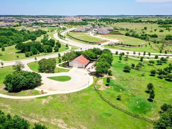 10874  Smoky Oak Trail , Flower Mound Texas 76226