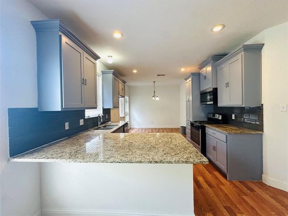 5903  Naravista Drive , Dallas Texas 75249