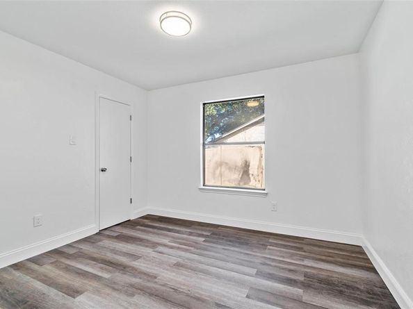 5326  Creek Valley Drive , Arlington Texas 76018