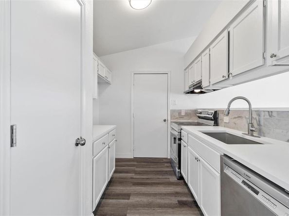 5326  Creek Valley Drive , Arlington Texas 76018