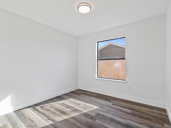 5326  Creek Valley Drive , Arlington Texas 76018