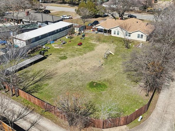 2010  Gross Road , Dallas Texas 75228