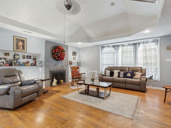 2010  Gross Road , Dallas Texas 75228