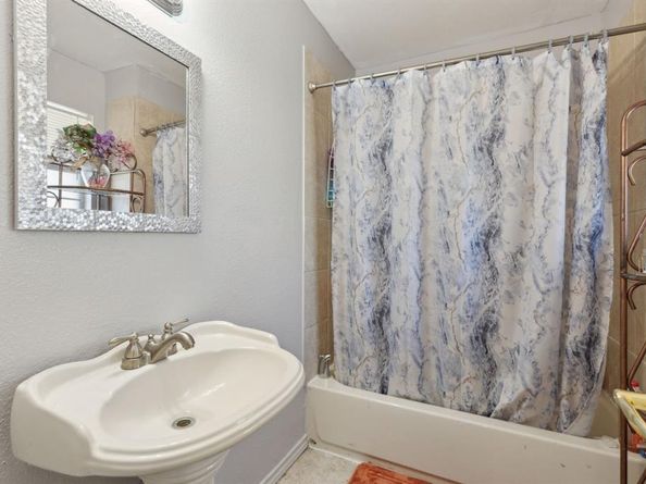 2010  Gross Road , Dallas Texas 75228