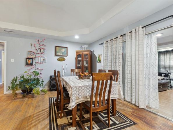 2010  Gross Road , Dallas Texas 75228