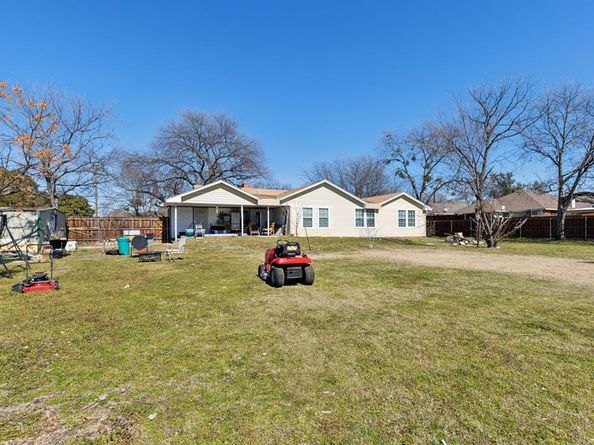 2010  Gross Road , Dallas Texas 75228