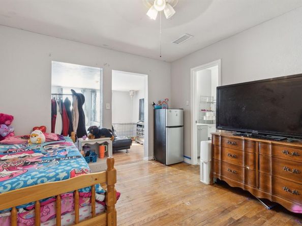 2010  Gross Road , Dallas Texas 75228