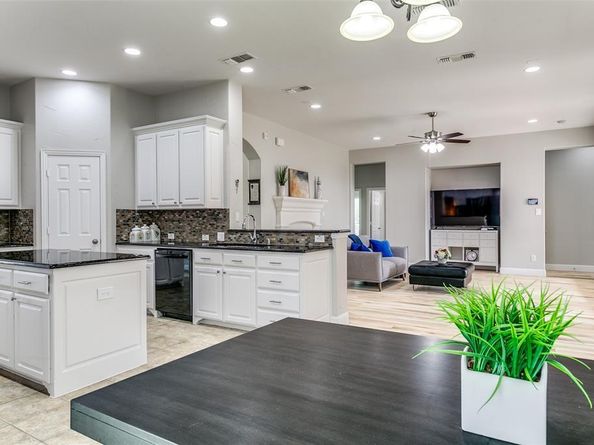 412  Red Castle Drive , Lewisville Texas 75056