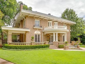 1945  Chatburn Court , Fort Worth Texas 76110