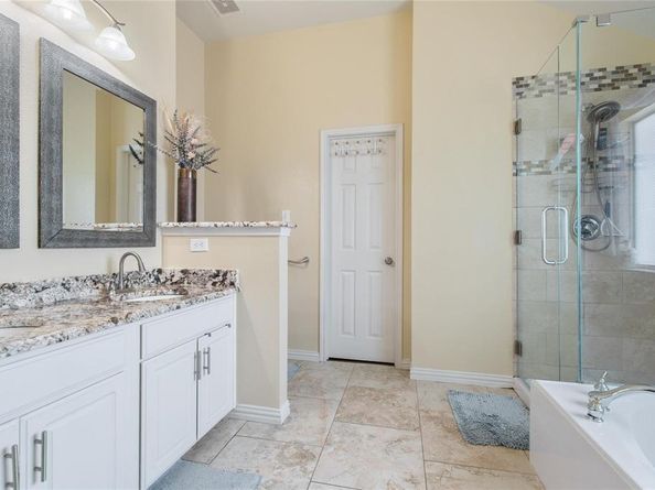 1003  Stonebrook Drive , Grand Prairie Texas 75052