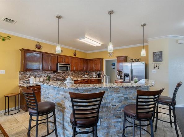 1003  Stonebrook Drive , Grand Prairie Texas 75052