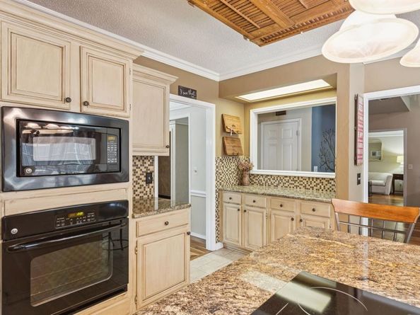 3412  Glade Creek  , Hurst Texas 76054