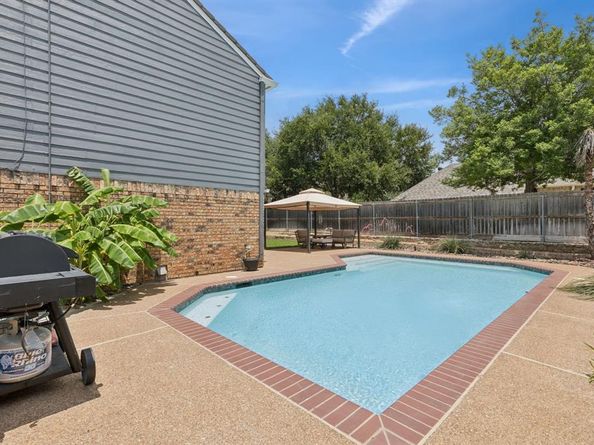 3412  Glade Creek  , Hurst Texas 76054