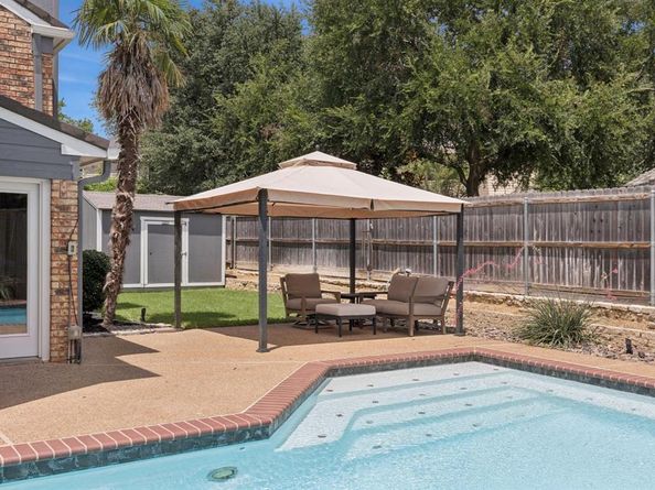 3412  Glade Creek  , Hurst Texas 76054