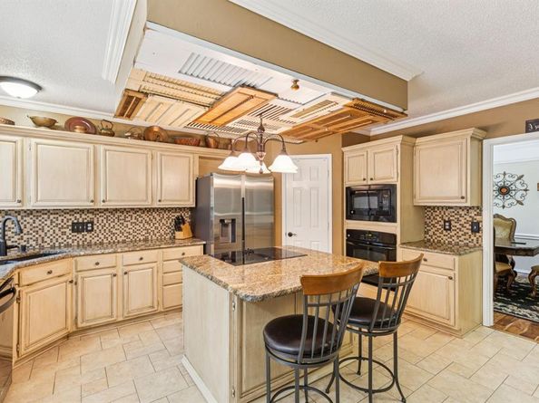 3412  Glade Creek  , Hurst Texas 76054