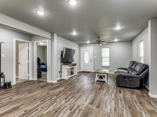 2805  Springdale Road , Fort Worth Texas 76111