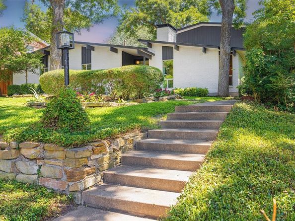 9740  Edgepine Drive , Dallas Texas 75238